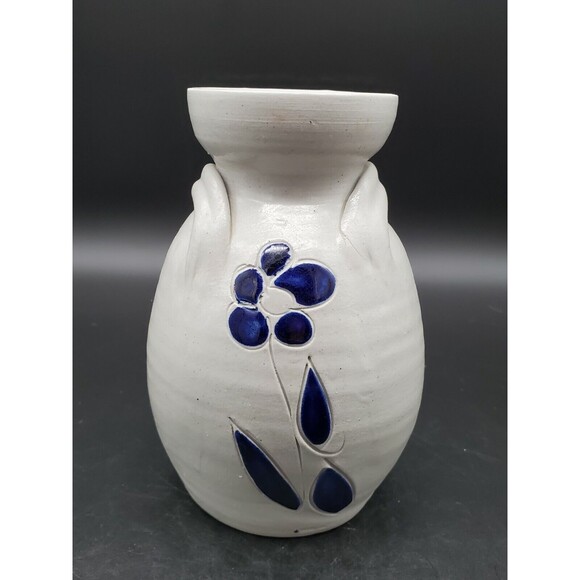 Vintage Williamsburg Pottery of Virginia Vase with Single Blue Flower - Picture 1 of 12